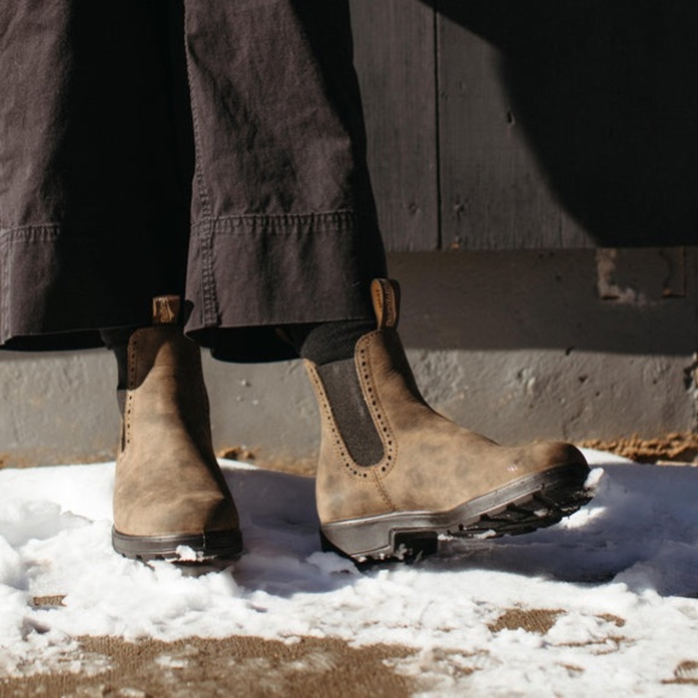 NWOB Blundstone Women’s Originals #1351 High Top Boots in Rustic Brown - Picture 2 of 7